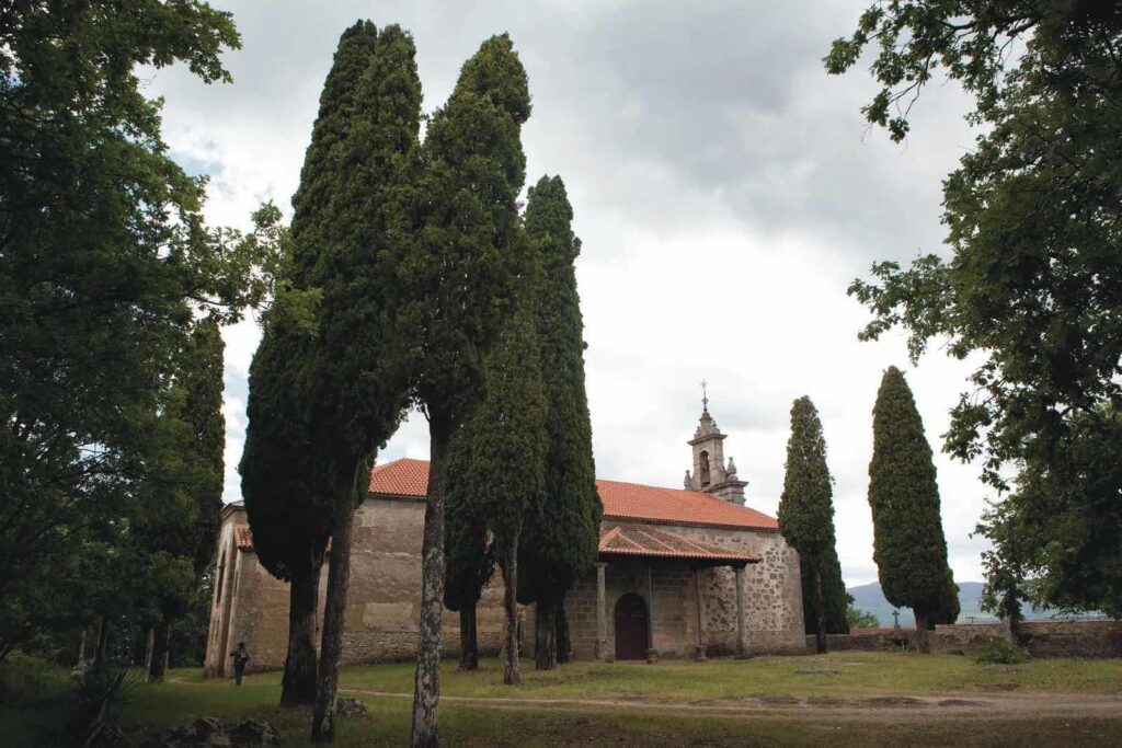 Santuario de la Virgen de Robledo en Sequeros